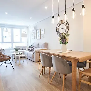 https://riverside-central-deluxe-apartment.es-andalucia.com